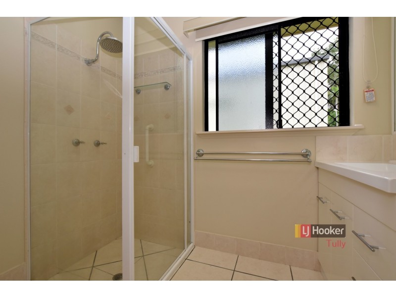 3 Acacia Close, Tully Heads QLD 4854