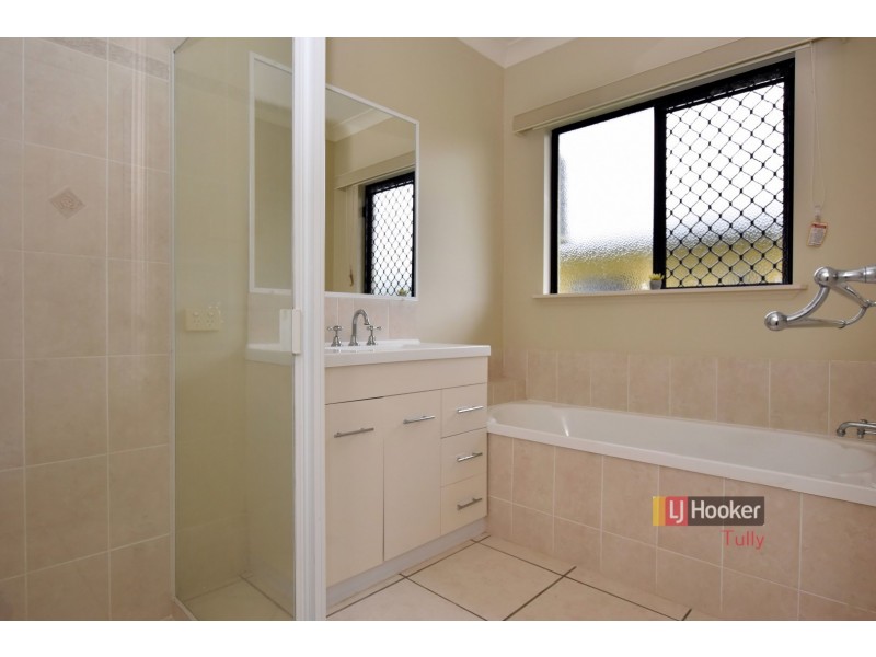 3 Acacia Close, Tully Heads QLD 4854