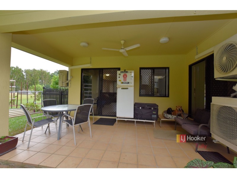 3 Acacia Close, Tully Heads QLD 4854