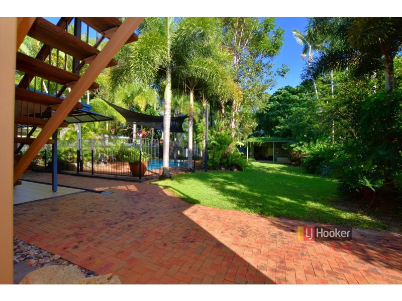 10 Wall Street, South Mission Beach QLD 4852