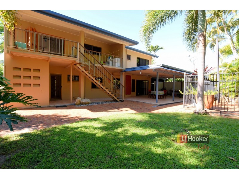 10 Wall Street, South Mission Beach QLD 4852