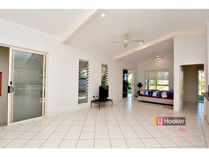 76 Taylor Street, Tully Heads QLD 4854