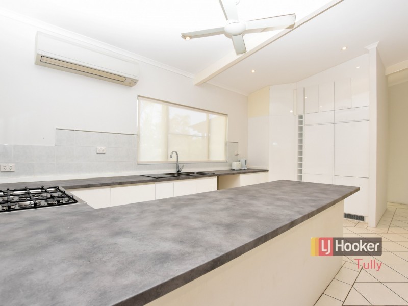 76 Taylor Street, Tully Heads QLD 4854