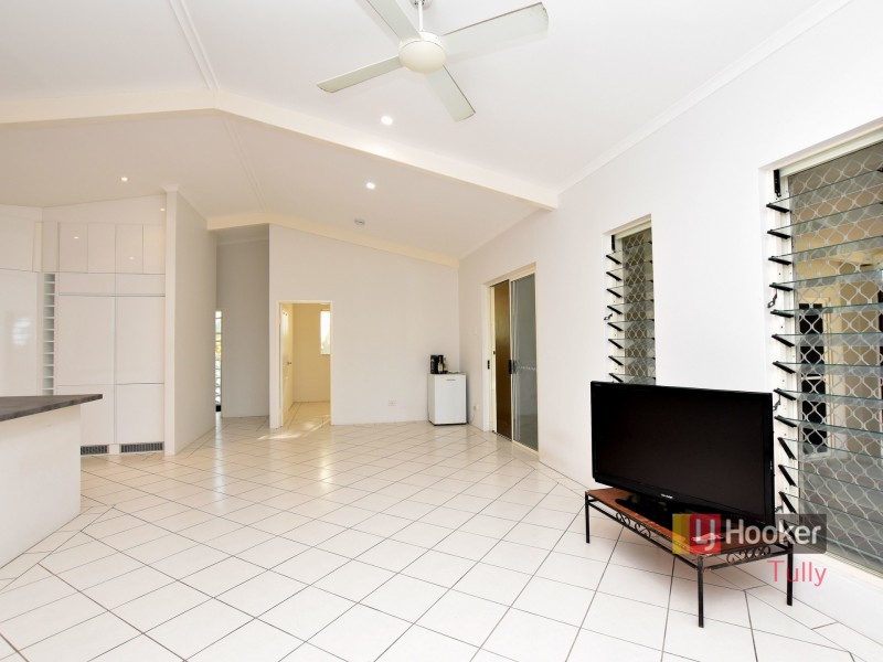 76 Taylor Street, Tully Heads QLD 4854