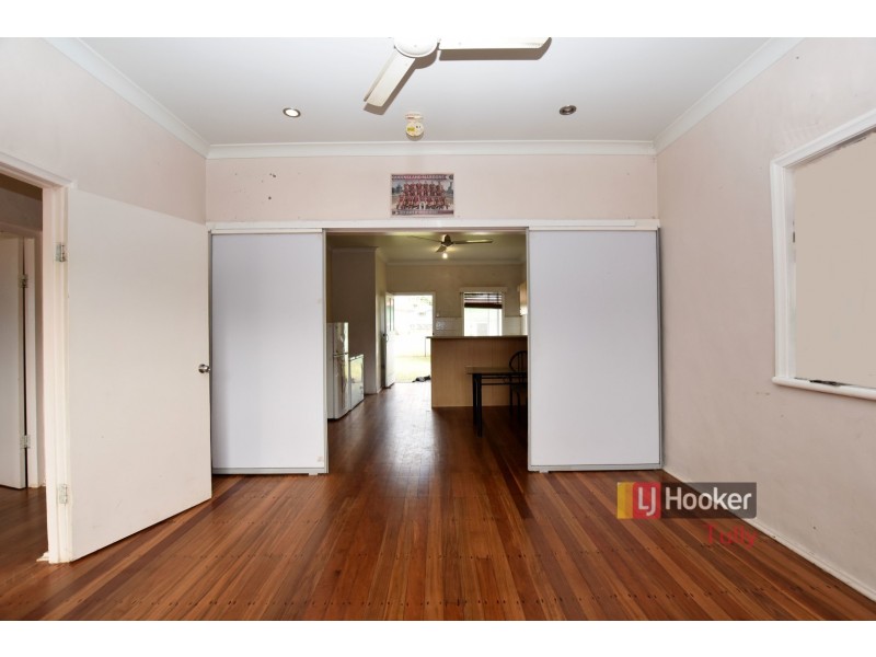 17 Blackman Street, Tully QLD 4854