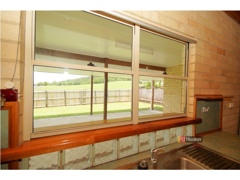 4 Dore Street, Tully QLD 4854