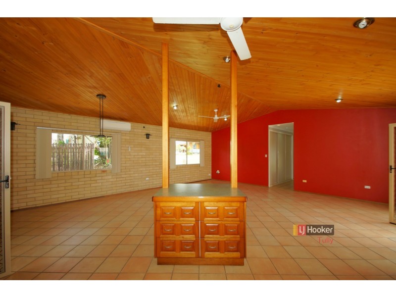 4 Dore Street, Tully QLD 4854