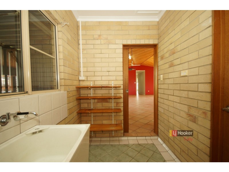 4 Dore Street, Tully QLD 4854