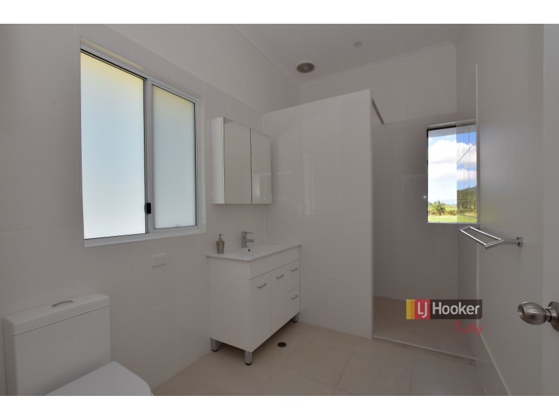73 Aerodrome Road, Tully QLD 4854