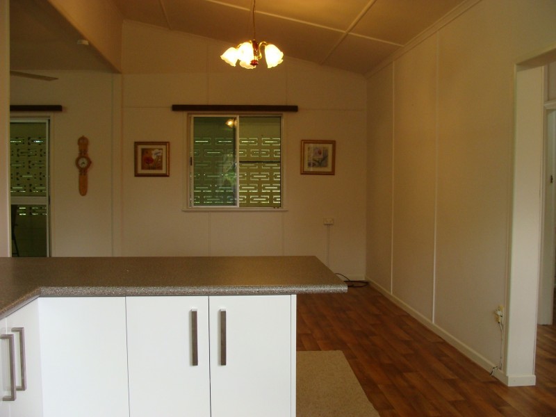 2 Riley Street, Tully QLD 4854