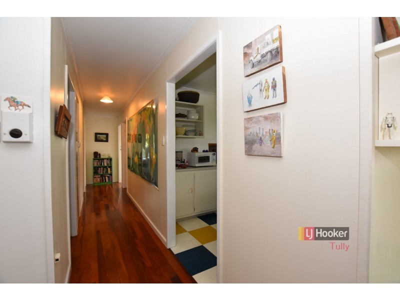 24 Hyatt Street, Tully QLD 4854