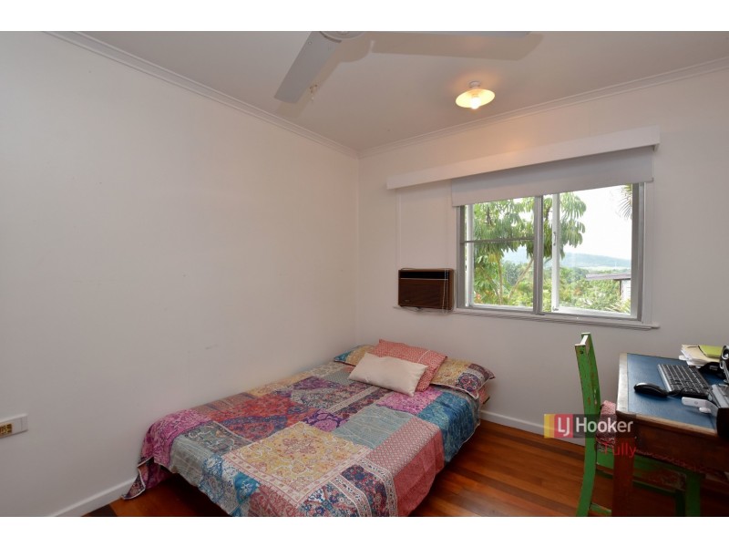 24 Hyatt Street, Tully QLD 4854