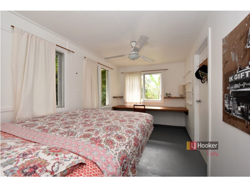 24 Hyatt Street, Tully QLD 4854