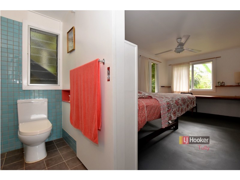 24 Hyatt Street, Tully QLD 4854