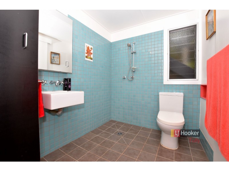 24 Hyatt Street, Tully QLD 4854