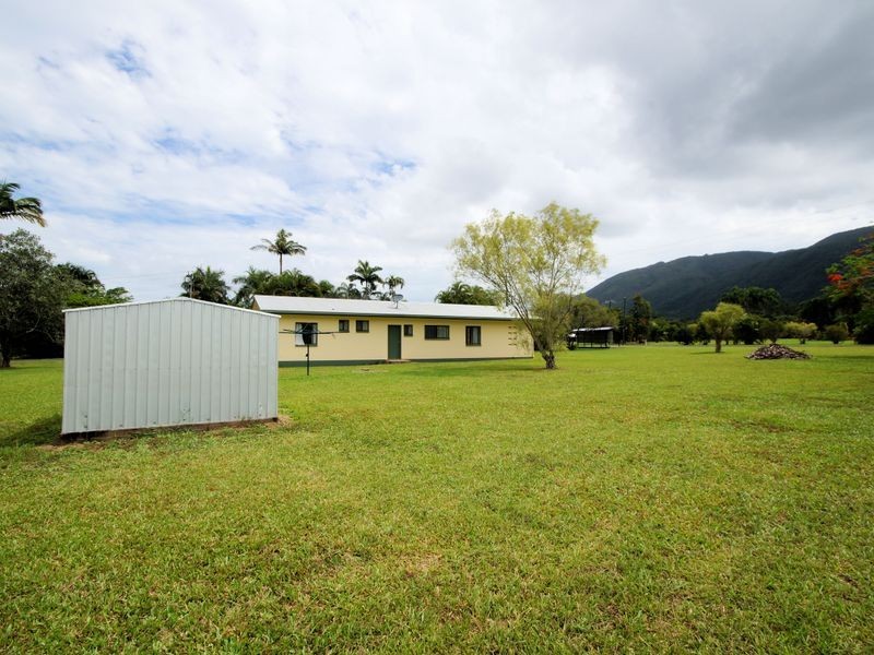 3 Thomas Court, Bulgun QLD 4854