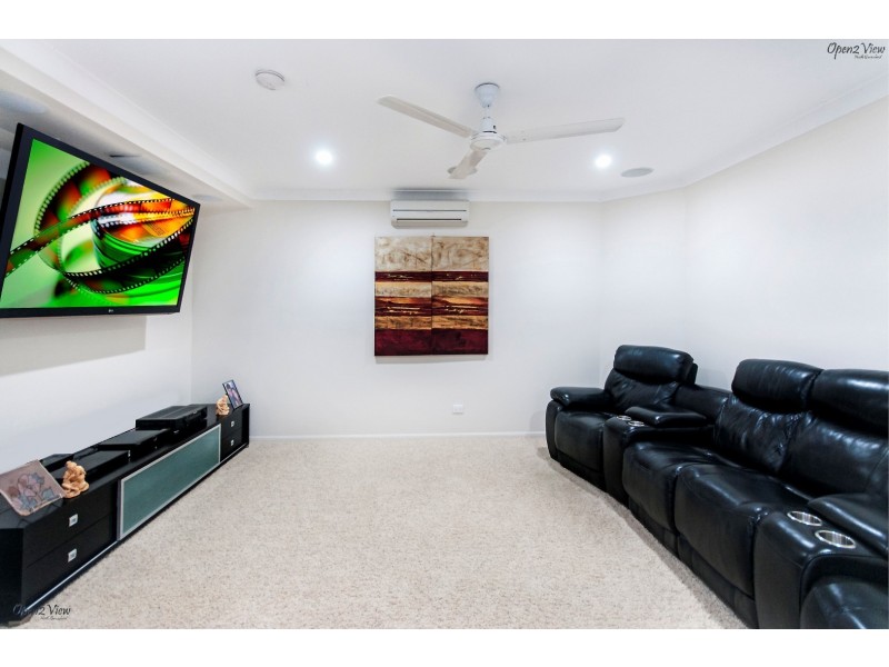 11 Maria Street, Flying Fish Point QLD 4860