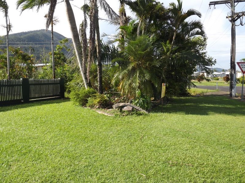 1 Pease Street, Tully QLD 4854