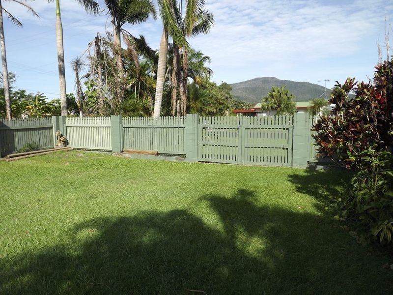 1 Pease Street, Tully QLD 4854