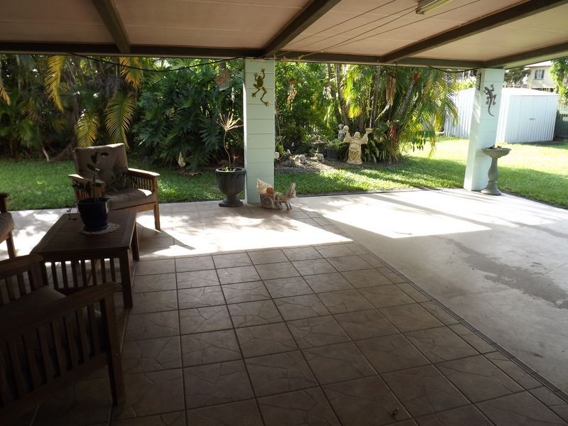 1 Pease Street, Tully QLD 4854