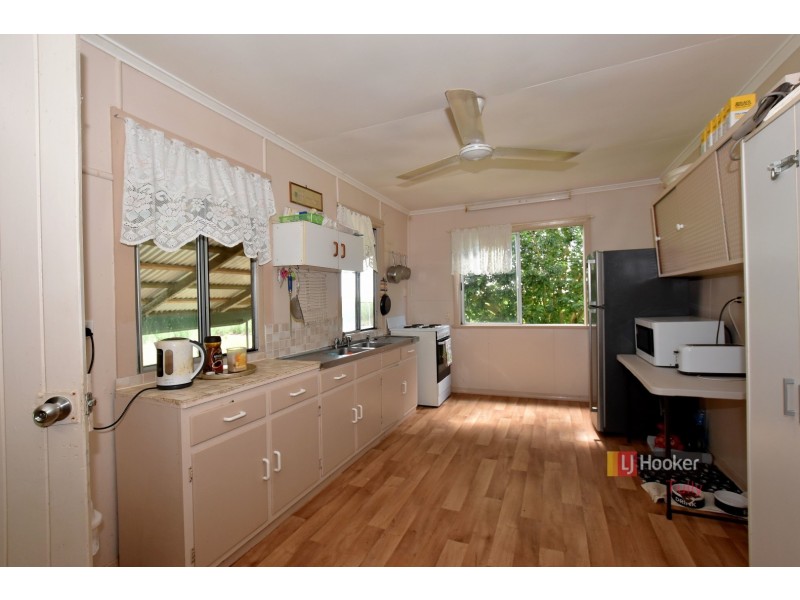 513 Tully Hull Road, Lower Tully QLD 4854
