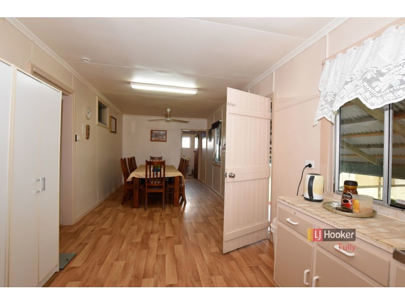 513 Tully Hull Road, Lower Tully QLD 4854