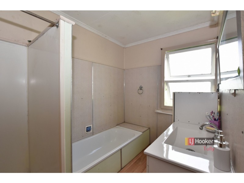 513 Tully Hull Road, Lower Tully QLD 4854