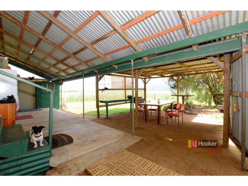 513 Tully Hull Road, Lower Tully QLD 4854
