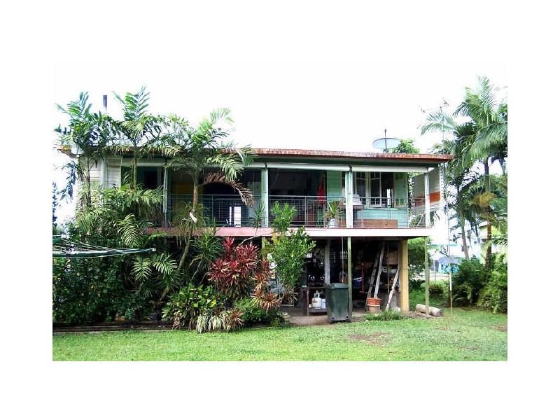 4 Plumb Street, Tully QLD 4854