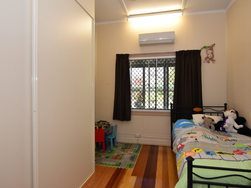 1 Vaughan Street, Tully QLD 4854