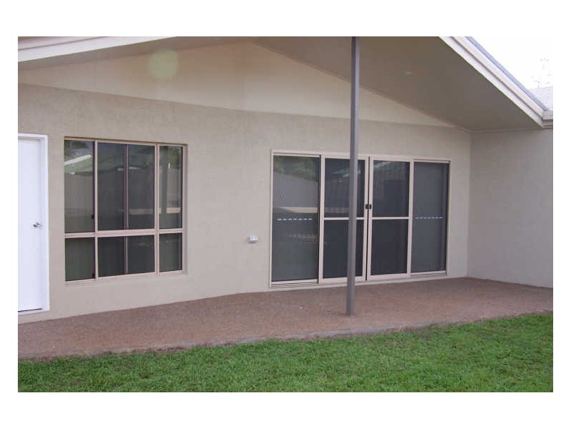 1/11 McQuillen Street, Tully QLD 4854
