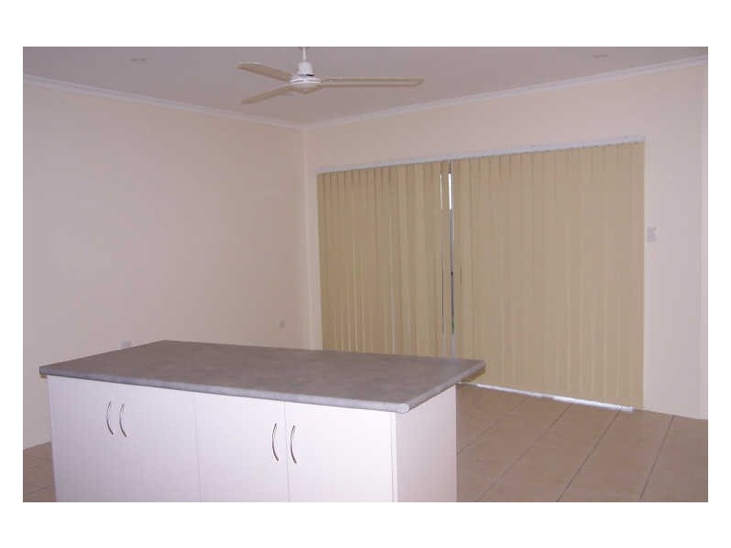 1/11 McQuillen Street, Tully QLD 4854