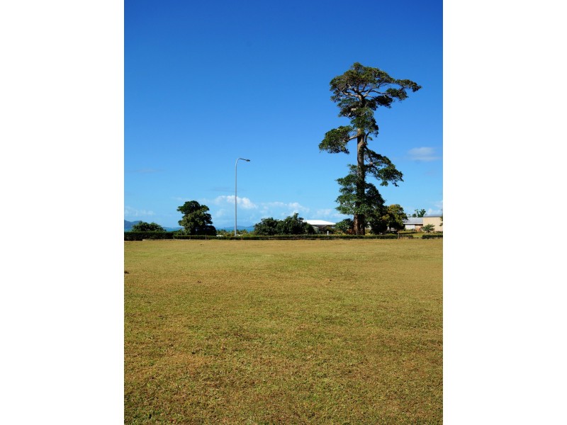 7 Rise Crescent, Mission Beach QLD 4852