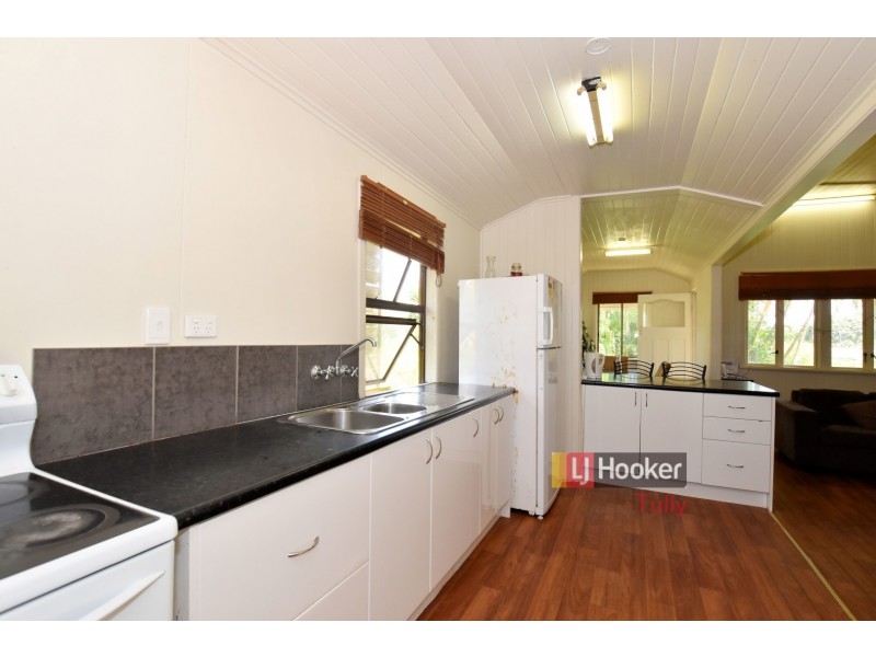 11 Trower Street, Tully QLD 4854