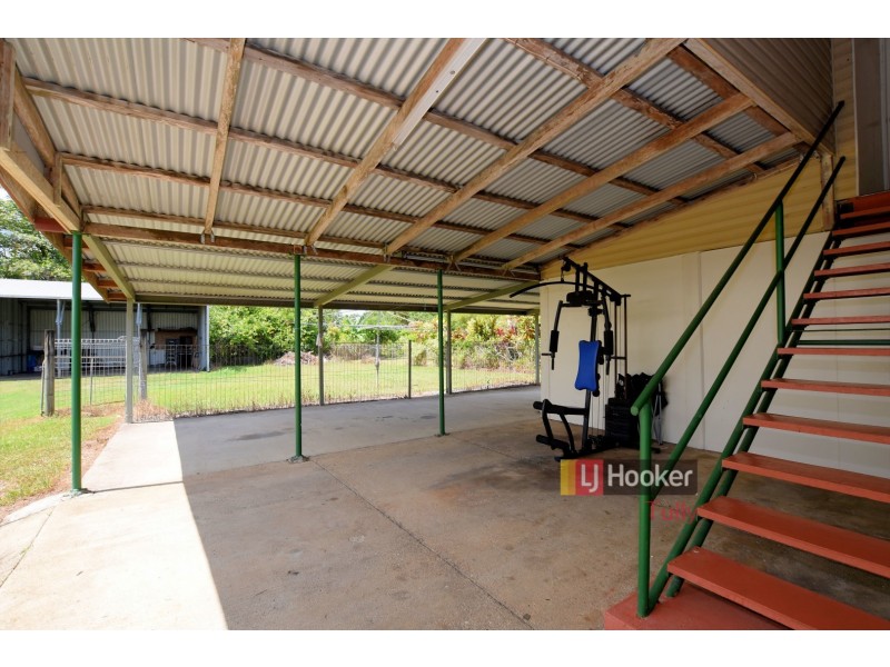 11 Trower Street, Tully QLD 4854