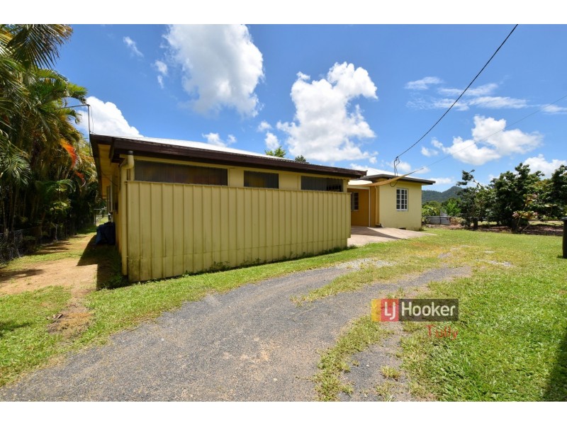 112 Old Tully Road, Birkalla QLD 4854