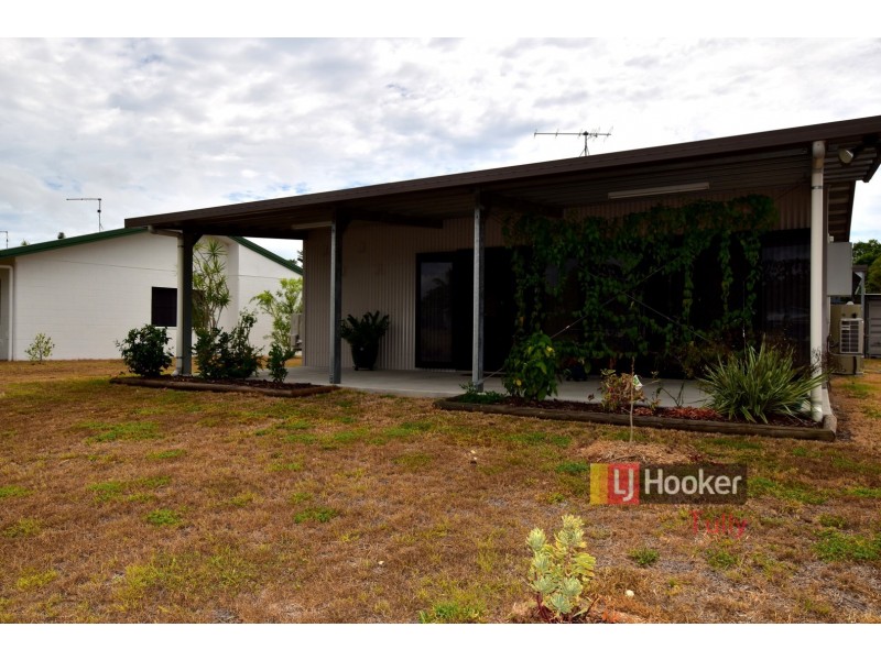 16 Muir Street, Tully Heads QLD 4854