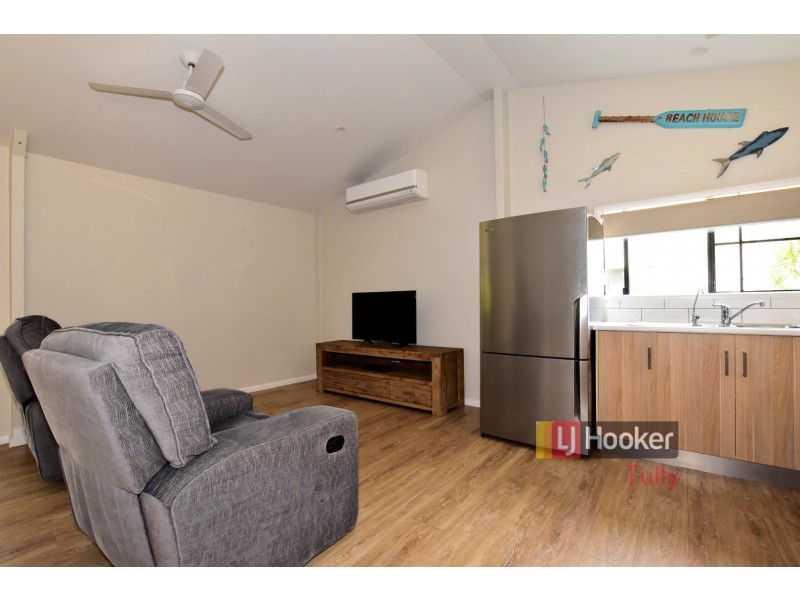 16 Muir Street, Tully Heads QLD 4854