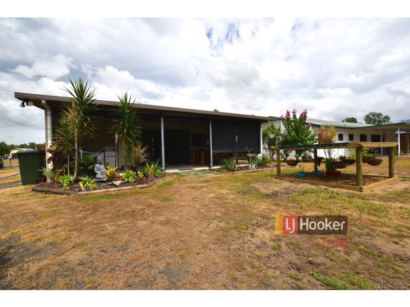 16 Muir Street, Tully Heads QLD 4854