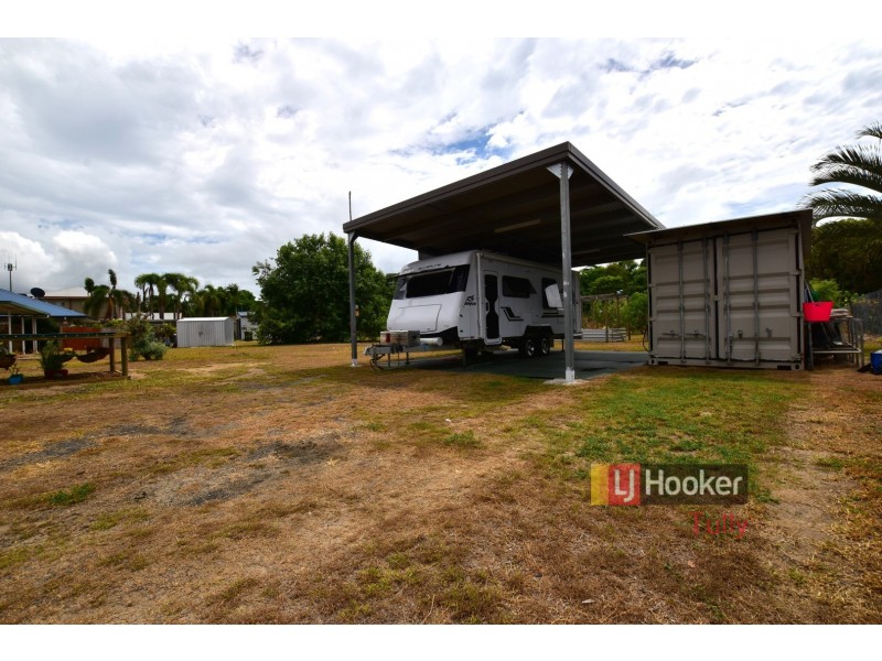 16 Muir Street, Tully Heads QLD 4854