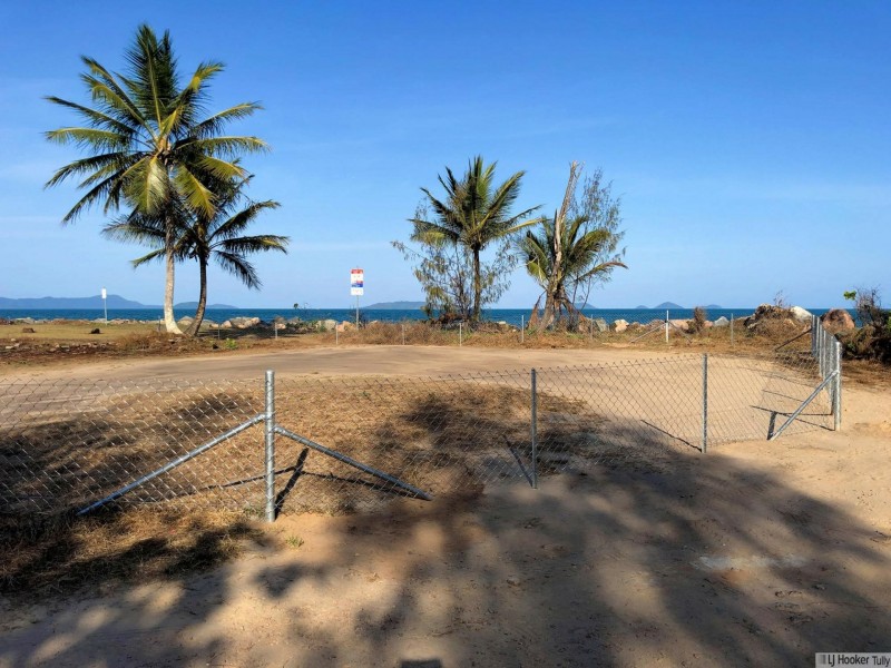 2 Taylor Street, Tully Heads QLD 4854