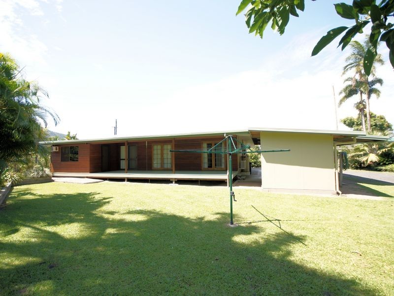 2 Cairns Street, Tully QLD 4854