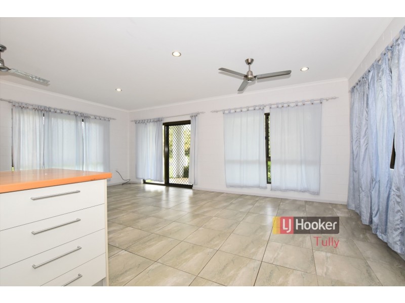 115 Taylor Street, Tully Heads QLD 4854