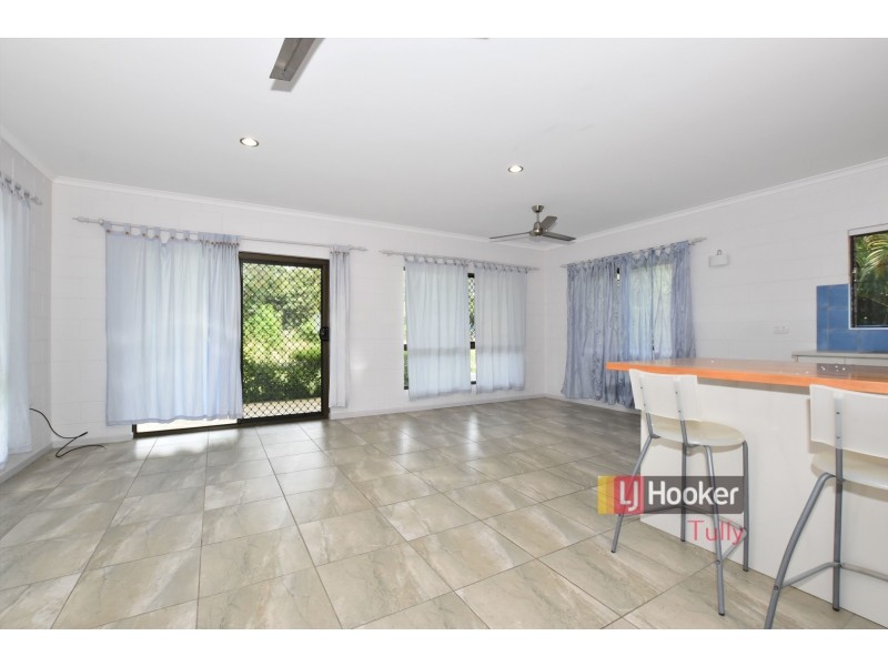 115 Taylor Street, Tully Heads QLD 4854