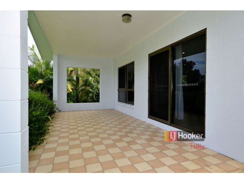 115 Taylor Street, Tully Heads QLD 4854