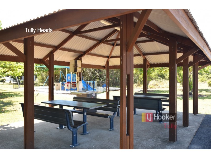 115 Taylor Street, Tully Heads QLD 4854