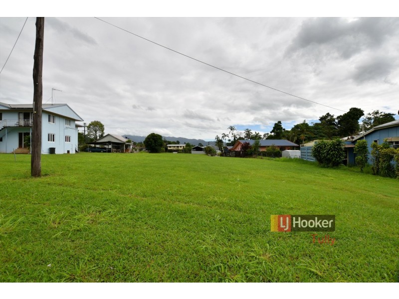 8 Henry Street, Tully QLD 4854