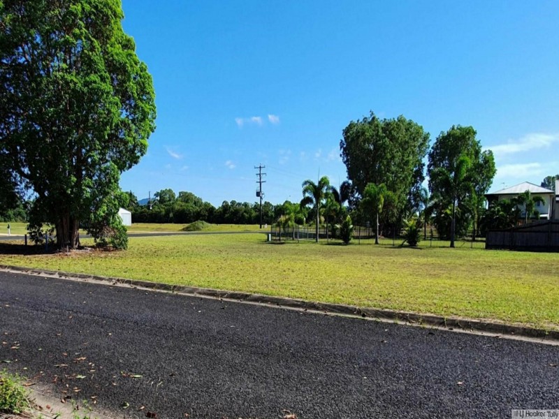 17 Vipiana Drive, Tully Heads QLD 4854