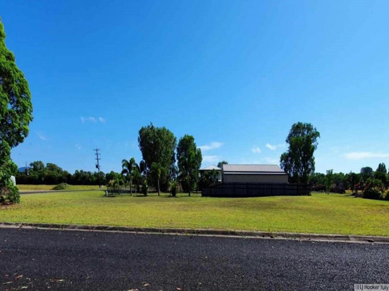 17 Vipiana Drive, Tully Heads QLD 4854