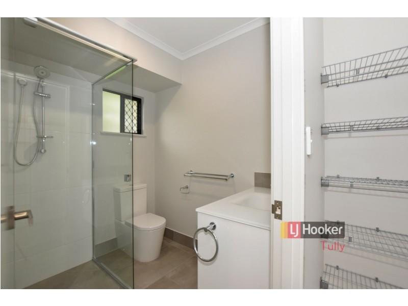 15 Pease Street, Tully QLD 4854